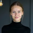 Elena R.
